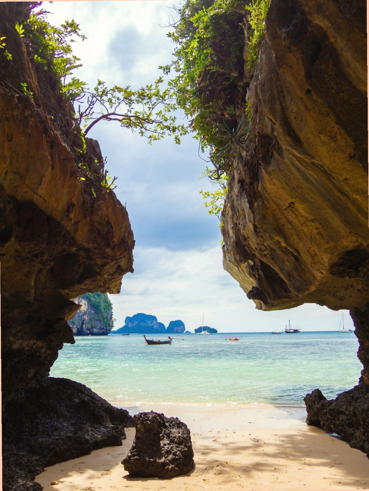 railay beach photo