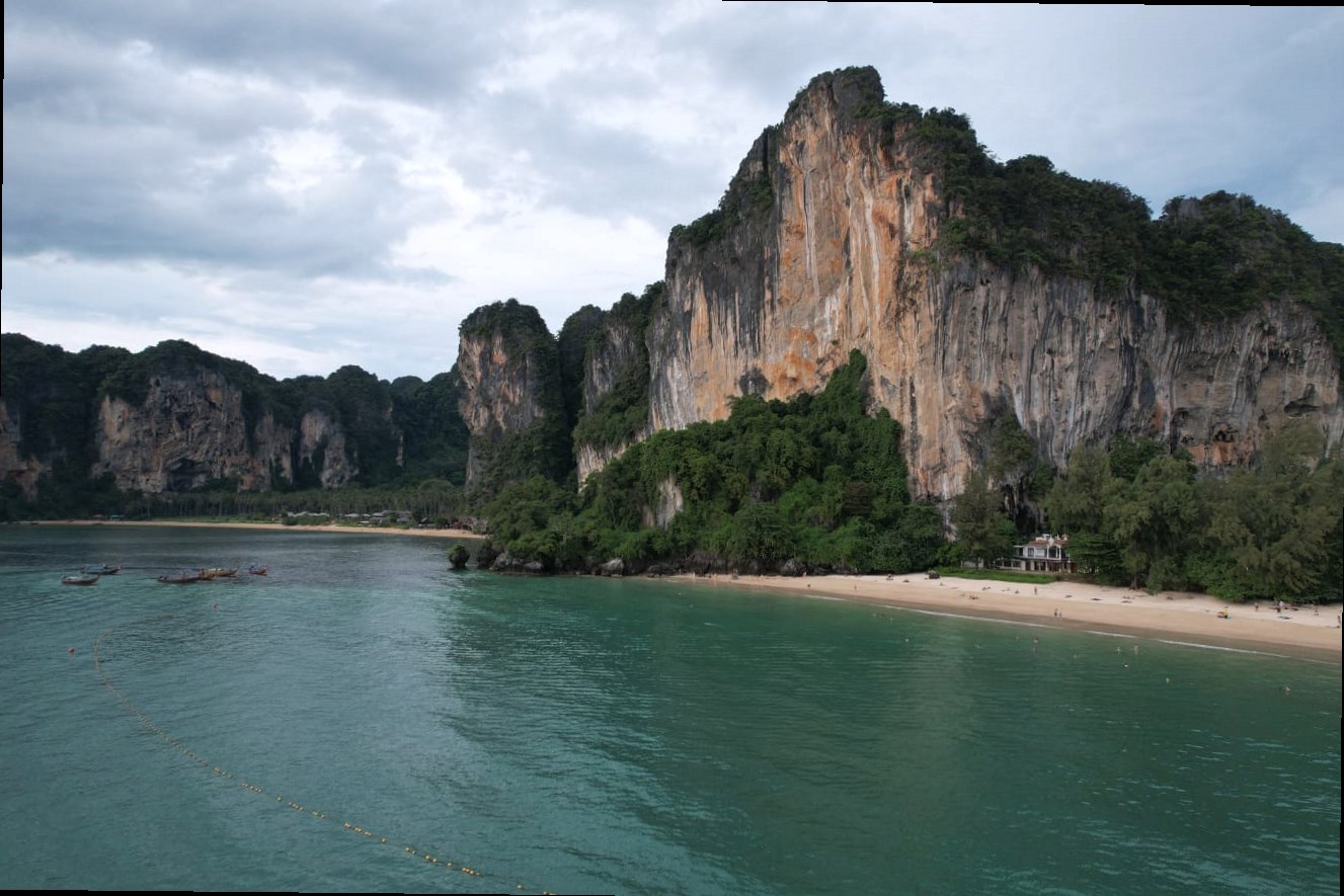 railay beach photo